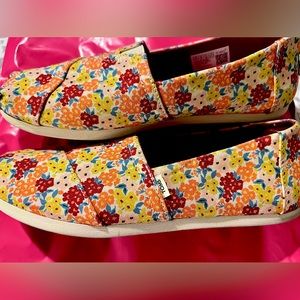 Preowned- TOMS x Paper Source Women's Ditzy Floral Espadrilles Size 7.5